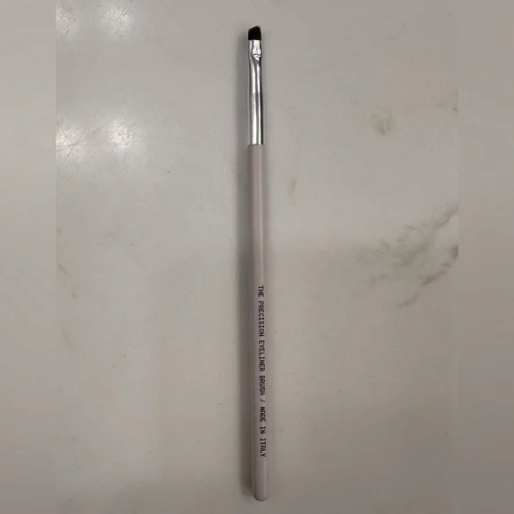 Jones Road The Precision Eyeliner Brush - Picture 2 of 2